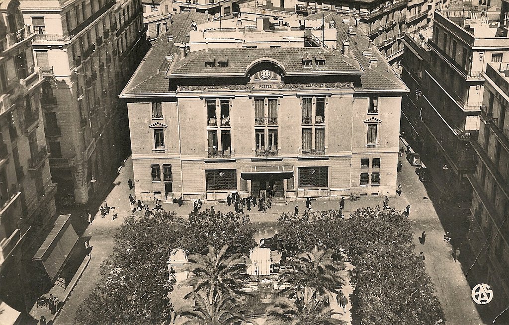 137-la Poste Centrale Place de la Bastille.JPG